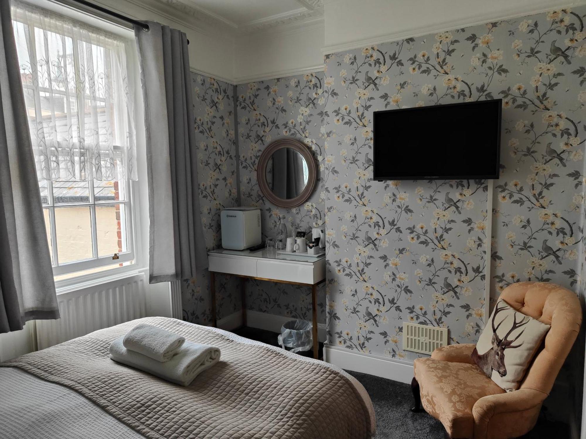 Lichfield House Hotel Уеймут Екстериор снимка